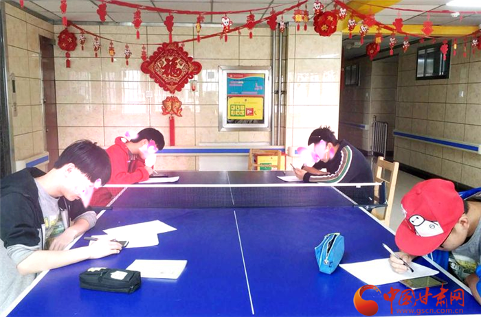 停課不?？?蘭州市兒童福利院組織初三學(xué)生首次線上月考 