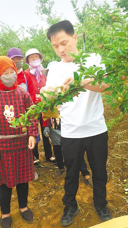 【走向我們的小康生活】白福民，為家鄉(xiāng)人搭起“致富橋”