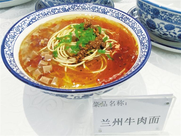 品香茗吃美食 還能K歌跳舞 “環(huán)西部火車游”專列爽得很！