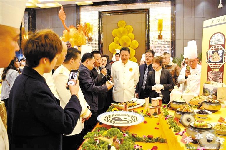 隴菜藝術(shù)盛典聚焦隴菜經(jīng)濟新成就——中國烹飪大師、甘肅省隴菜協(xié)會會長趙長安專訪