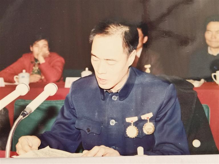 尋訪百名先鋒黨員  他用13年的時(shí)間完成28年的工作量——記“刀具大王”、全國(guó)勞模、蘭州通用機(jī)器廠工人技師蘆聚才