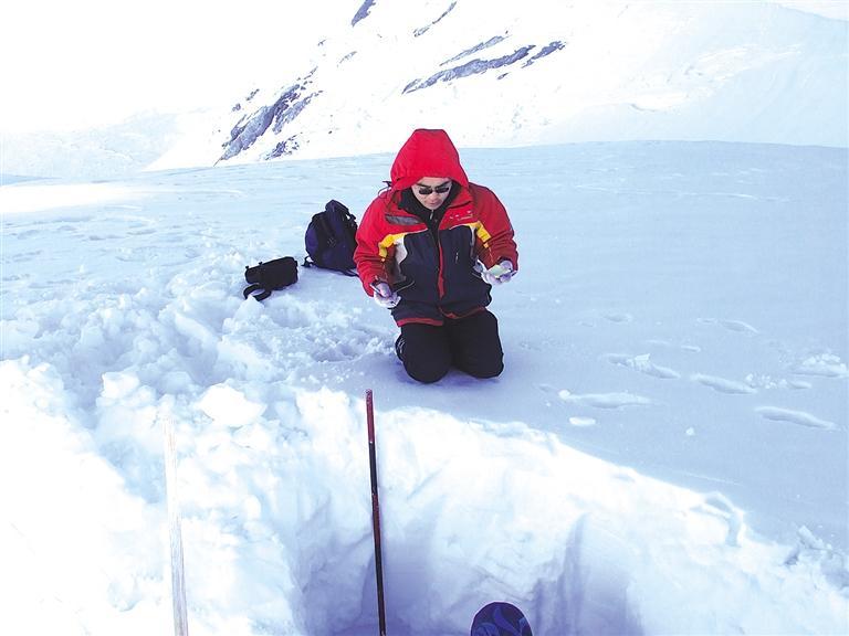 中科院西北研究院研究員李宗?。浩钸B山上的“守望者”