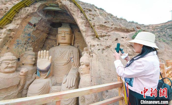 圖為位于甘肅省武威市境內(nèi)的天梯山石窟，其開(kāi)鑿于東晉十六國(guó)時(shí)期的北涼。(資料圖) 崔琳 攝