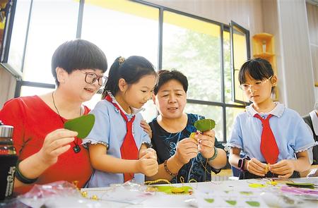蘭州新區(qū)推進(jìn)“雙減”政策落地非寄宿制中小學(xué)不得在校內(nèi)設(shè)置食品小賣部、超市