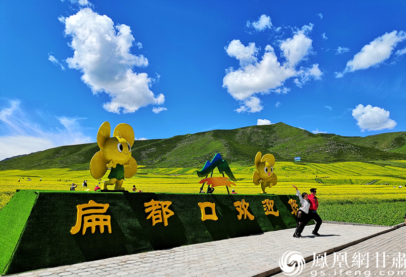 河西走廊張掖扁都口，古絲綢之路要道。王振武 攝