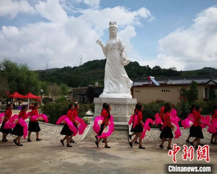 甘肅省西和縣乞巧節(jié)活動。殷春永 攝