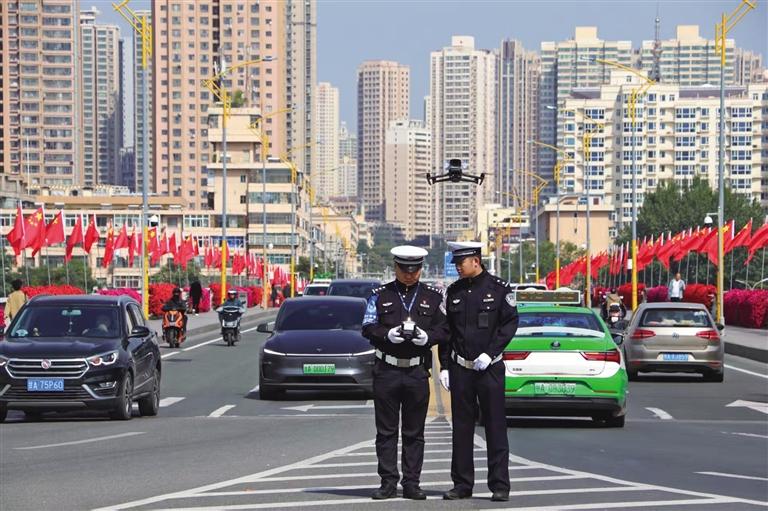 “空中交警”上崗執(zhí)法