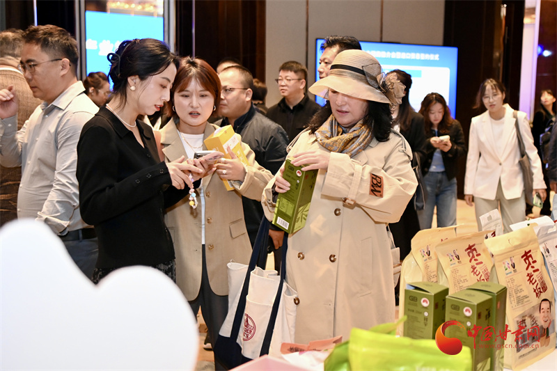 甘肅特色農(nóng)產(chǎn)品組團(tuán)闖進(jìn)博會 “甘味”香飄國際舞臺