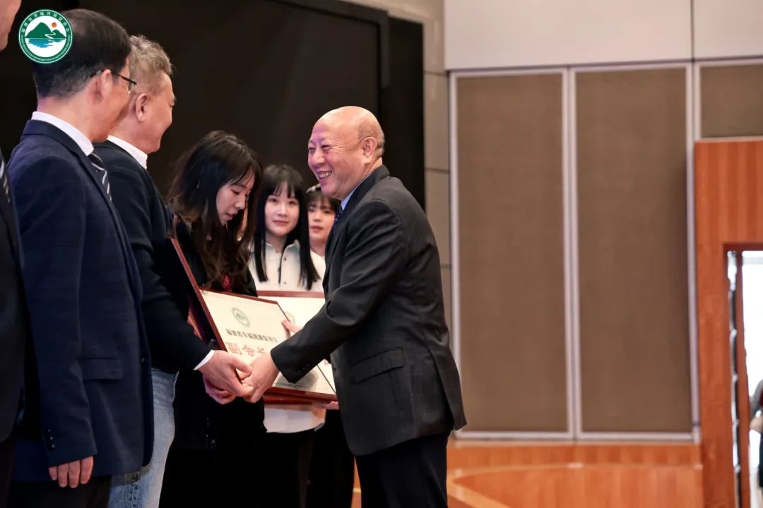 1744787474500760.jpg 5.jpg